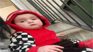 الرضيع البريطاني يفقد حياته اختناقا بعد التفاف رباط بدلة الشتاء حول عنقه